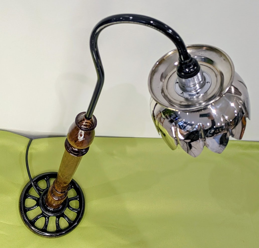 Lampe courbée au lotus&nbsp;2