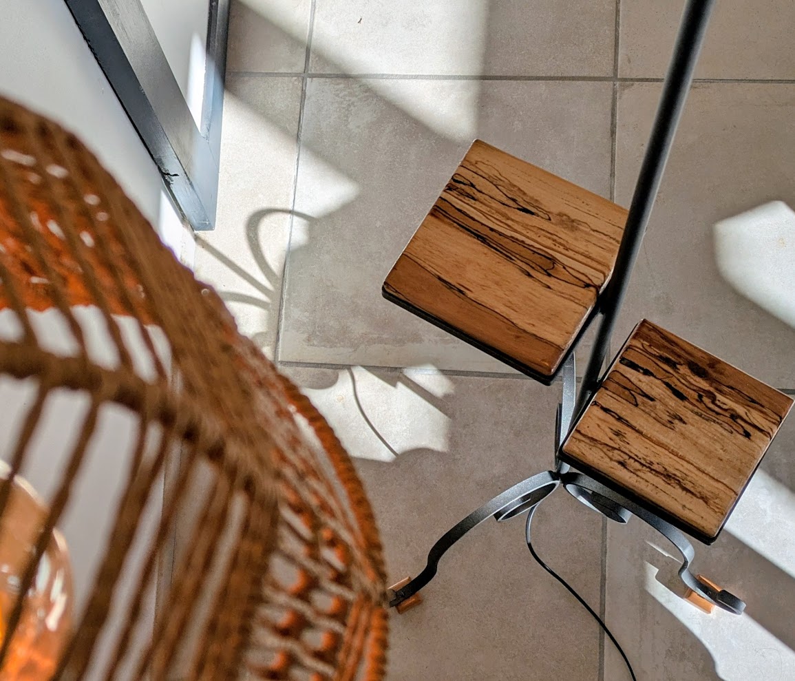 Le lampadaire aux&nbsp;bois